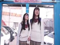 【MM号】  親友同士の潮吹きバトル二輪電動マッサージ器☆親友のアソコ押し付けバトル！ピンポイントのクリ刺激に耐え切れず潮吹き!潮吹き！大量潮吹き！友達の前で即ハメ陵辱!